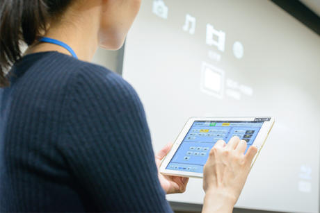 ipadでのプロジェクター操作風景