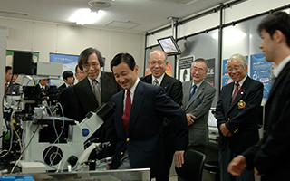 Crown Prince Naruhito visited the Center for Developmental Biology