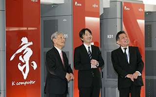 Prince Akishino visited RIKEN Advanced Institute for Computational Science (AICS) 
